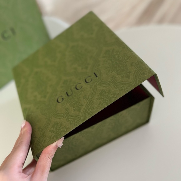 Gucci Gift Box & Shopping Bag Set - Picture 3 of 16